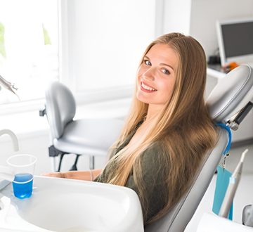 How Long Should You Wait to Eat After Fluoride Treatment?